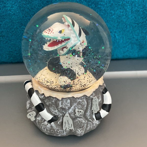 Beetlejuice Sand Worm Musical Snow Globe Funeral March of a Marionette - Picture 4 of 6